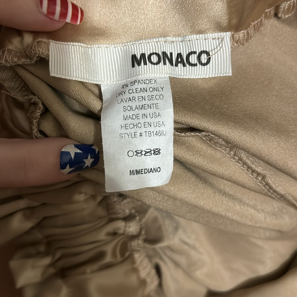 Shorts - Picture 2 of 3